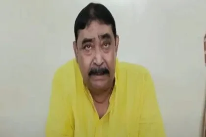 হুমকি দেওয়া পুলিশ অফিসার টিএমসি নেতার ব্যয়বহুল ব্যয়, কারণ নোটিশ জারি করা হয়েছে, ক্ষমা চাওয়ার আদেশ