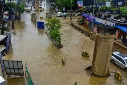 19 মৃত্যু, 12,000 ক্ষতিগ্রস্থ ... উত্তর পূর্ব বিপর্যয় বৃষ্টি এবং ভূমিধস