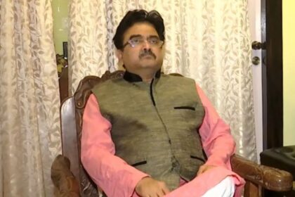 বাংলা বিজেপি সাংসদ অভিষিত গঙ্গোপাধ্যায়ের স্বাস্থ্যের অবনতি, হাসপাতালে ভর্তি, শর্তের সমালোচনা
