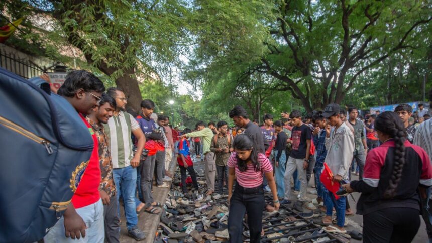 কেএসসিএ সেক্রেটারি এবং কোষাধ্যক্ষ বেঙ্গালুরু স্ট্যাম্পেড মামলায় পদত্যাগ করেছেন