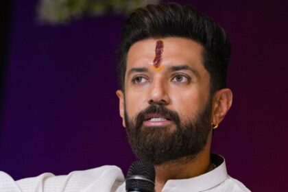 চিরাগ পাসওয়ান বিহারে চিৎকার করে বললেন, আমি ২৪৩ টি আসনে নির্বাচনে প্রতিদ্বন্দ্বিতা করব
