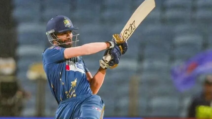 6,6,6,6,6 ... একই ওভারে ছক্কা ঝরনা, বোলাররা রিতুরাজ গাইকওয়াদের বন্ধু নিয়ে কাঁপছে