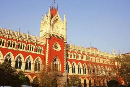 ওবিসি তালিকা বিতর্ক: হাইকোর্ট থেকে বাংলা সরকারের ধাক্কা, নতুন বিজ্ঞপ্তিতে অন্তর্বর্তী নিষেধাজ্ঞা