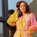 নিজেকে খুলে ফেলতে পারছি না ... নুসরাত ভারুচা তার জুতো খুলে ফেলল, লোকেরা যোগ দিবসে রাগ করছে