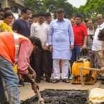 3400 পিটগুলি একদিন পূরণ করবে ... দিল্লির রাস্তা সম্পর্কিত মন্ত্রী পারভেশ ভার্মার বড় দাবি