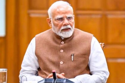 এমপি ভারতে ফিরে আসার পরে এমপি মোদি-জয়শঙ্করের সাথে দেখা করবেন, বিশ্বব্যাপী পাককে উন্মুক্ত করে