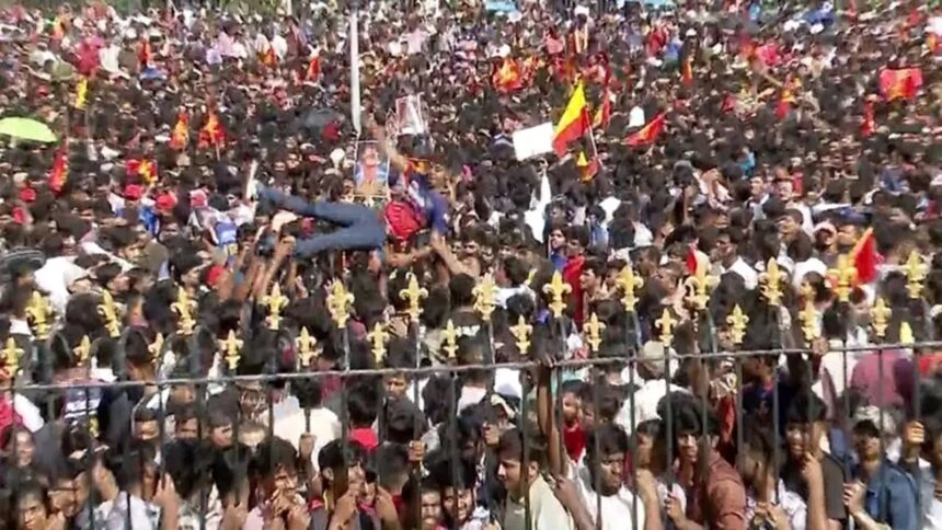 আরসিবি ভিক্টোরি প্যারেড: চিন্নস্বামী স্টেডিয়ামের বাইরে আরসিবির বিজয় কুচকাওয়াজ, 7 নিহত