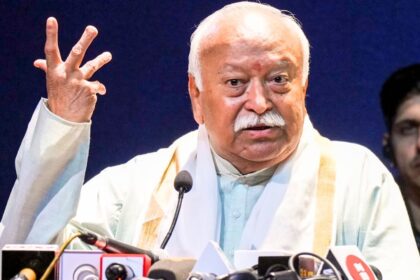 কানপুর সফরে মোহন ভগবতের বার্তা: স্বদেশী পণ্যে দেশের উন্নয়ন সম্ভব