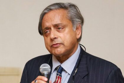 আমরা প্রতিটি ভাষায় কথা বলতে প্রস্তুত ... শশী থারুর পাকিস্তানের সাথে কথোপকথনের শর্তকে বলেছিলেন