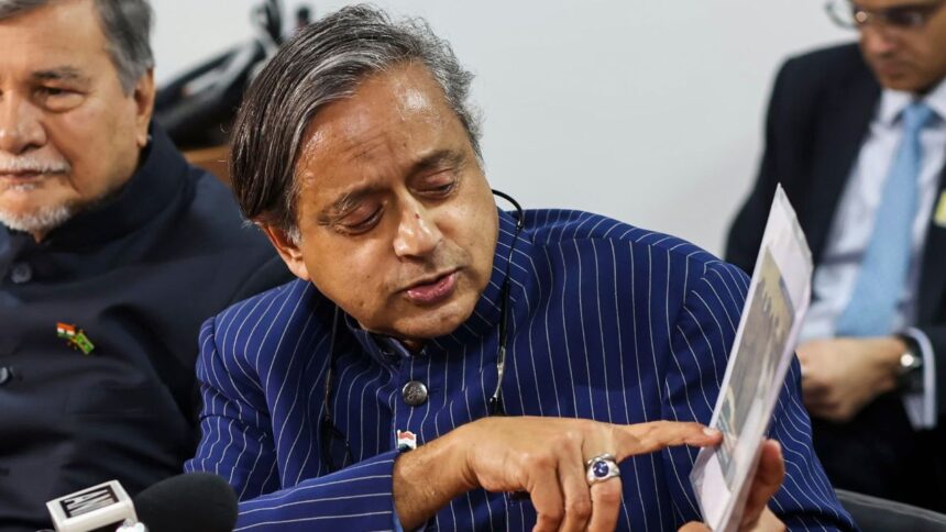 আমাদের ব্যাখ্যা করার দরকার নেই ... আমাদের কাছে যাওয়ার আগে পাকিস্তানের কাছে শশী থারুরের প্রত্যক্ষ বার্তা