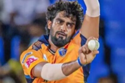 যে বোলার আরসিবি কোনও সুযোগ দেয়নি, তিনি একটি টুপি দিয়ে আশ্চর্য করেছিলেন