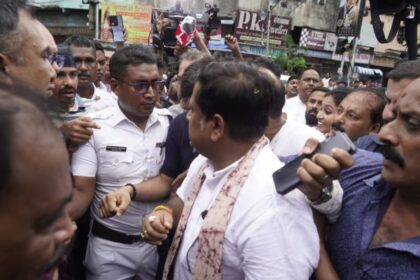 বাংলা বিজেপির সভাপতি সুকান্ত মাজুমদার পুলিশ তাকে আটক করেছিল, এই পুরো বিষয়
