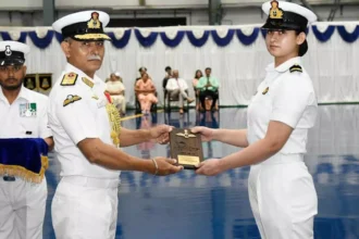 আস্থা পুনিয়া – ভারতীয় নৌসেনার প্রথম মহিলা ফাইটার পাইলট